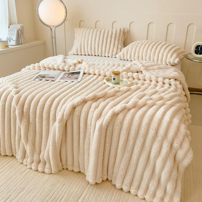 Luxury Faux Rabbit Fur Throw Blanket – Ultra Soft & Cozy
