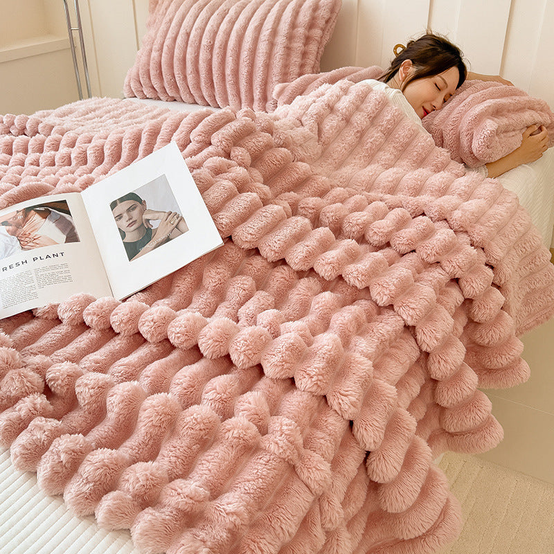 Luxury Faux Rabbit Fur Throw Blanket – Ultra Soft & Cozy