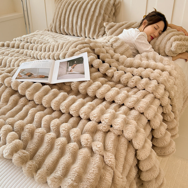 Luxury Faux Rabbit Fur Throw Blanket – Ultra Soft & Cozy